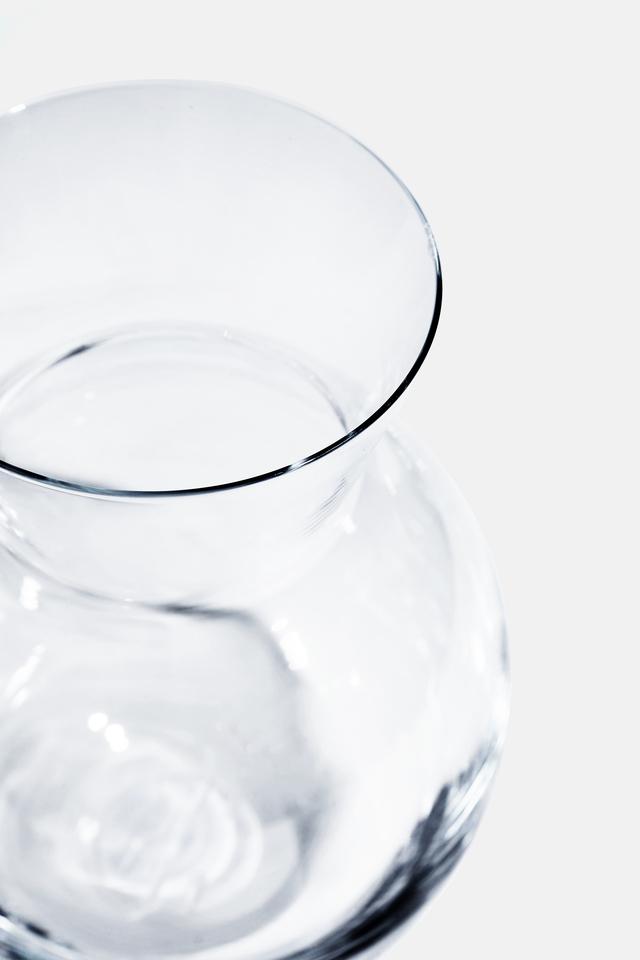 Close-up of Florero Vase with crystal-clear finish.