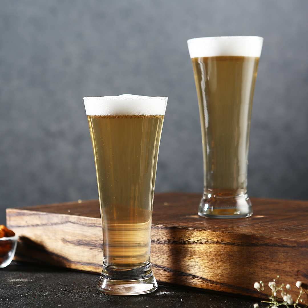 Sophisticated Beverage Glass Set - Elevate your drink service with style.