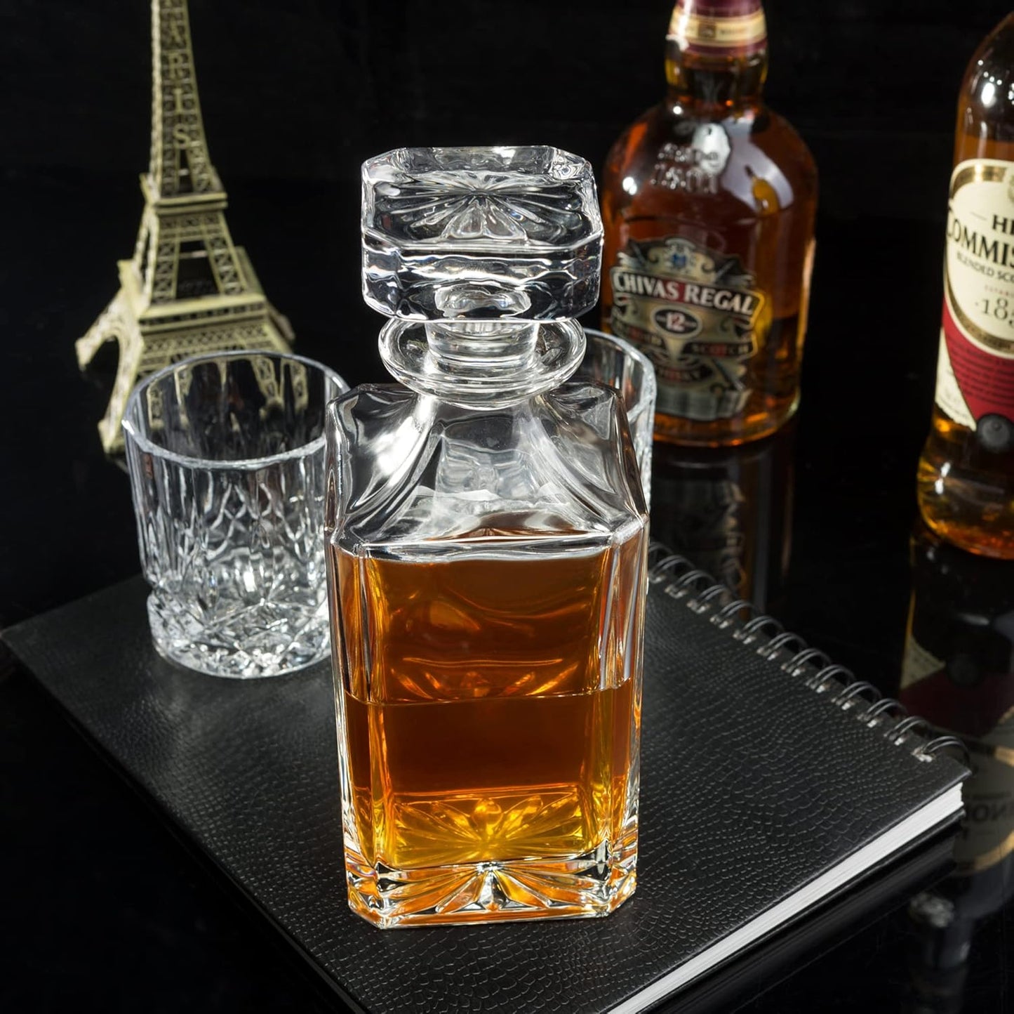 SmartServe Premium Whiskey Decanter 700ml – Lead-Free Decanter for Whisky, Scotch, Liquor, Vodka, Wine or Bourbon | Irish Cut, BPA-Free, Airtight Cap, Silicone Grip, Luxury Set of 1