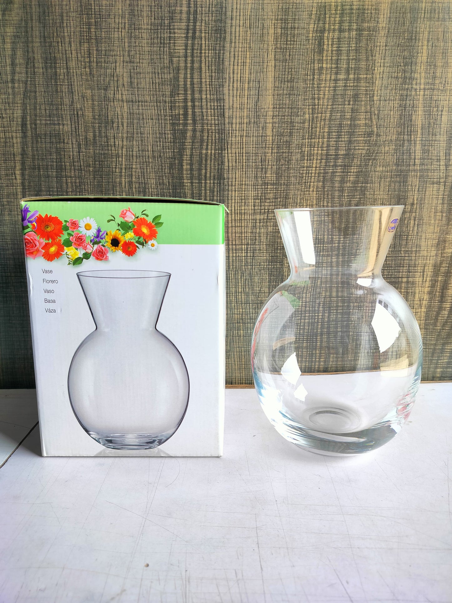 Tapered Florero Vase enhancing a dining table.