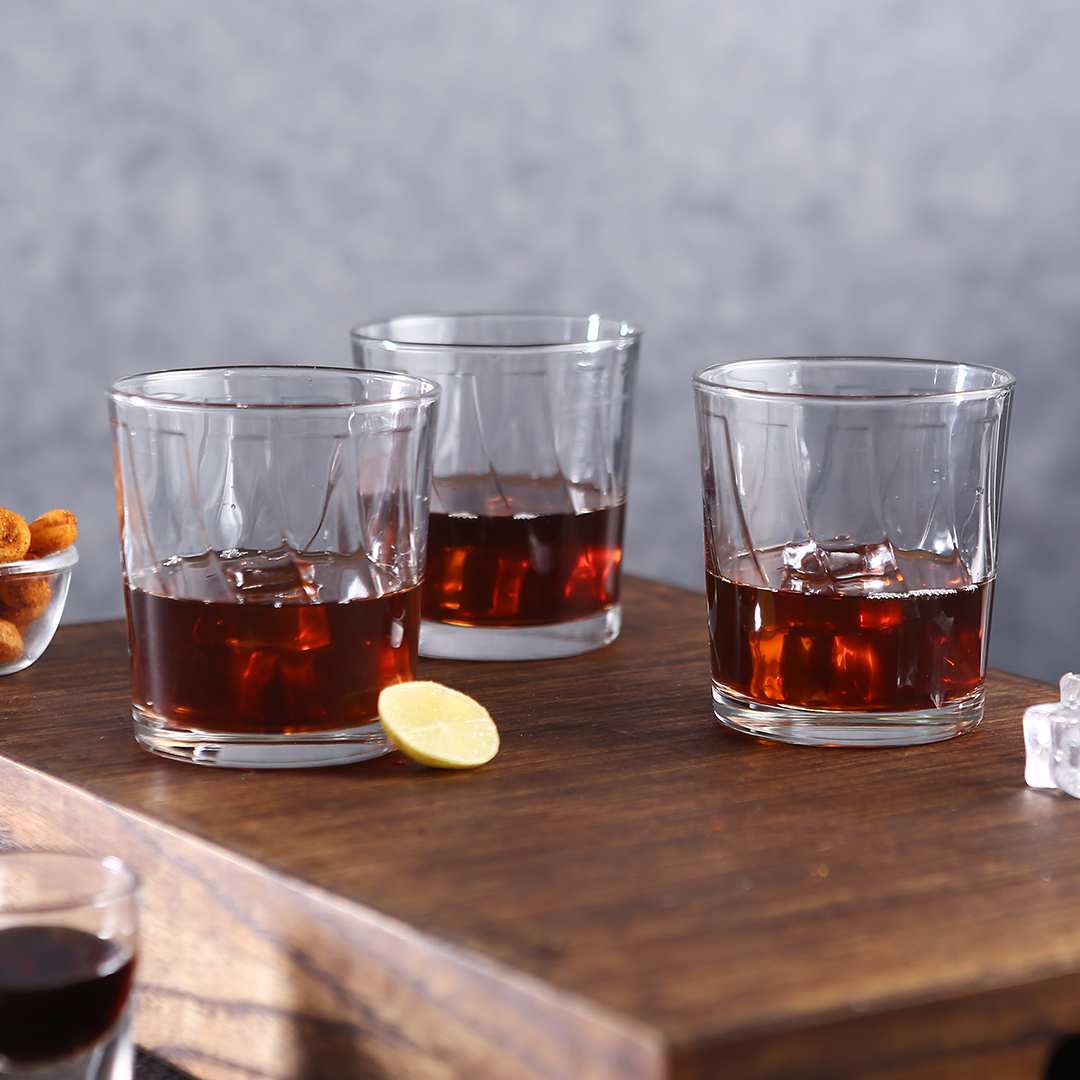 Ergonomically designed whiskey glasses for perfect grip