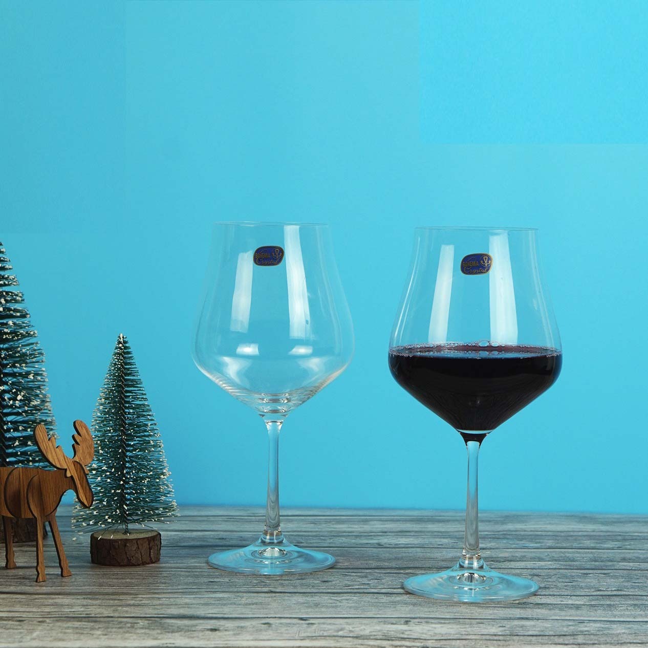 Elegant wine glass with tulip-inspired design