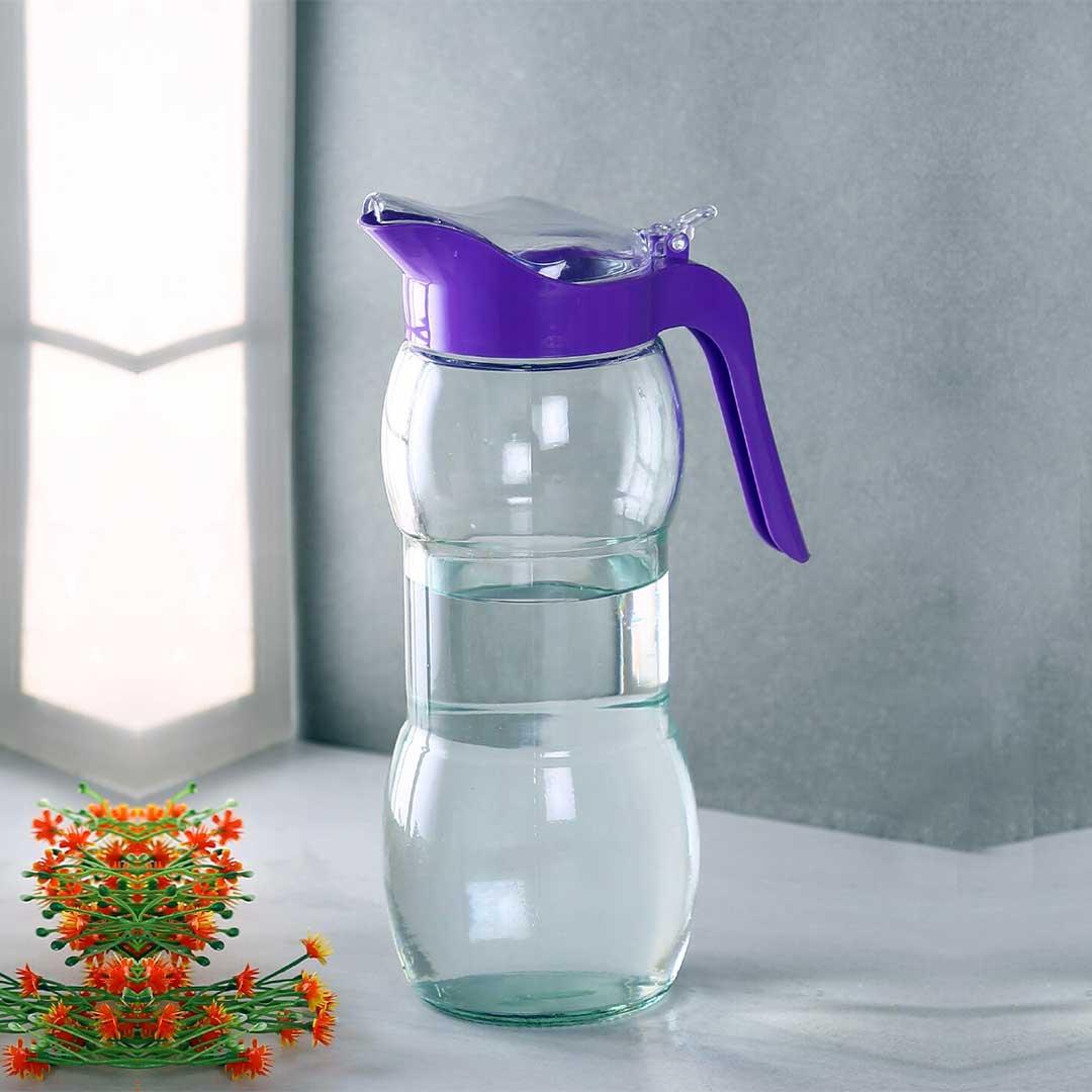 Clear Lisa jug with a secure lid and large handle.