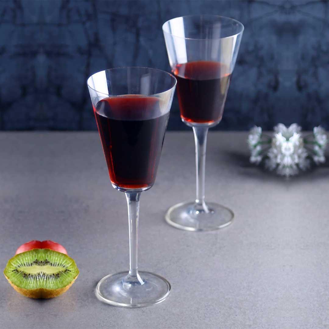 Crystal wine glass designed to enhance rich wine aromas
