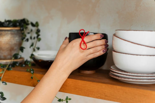 Emerging Preferences for Handcrafted Elements in Tableware