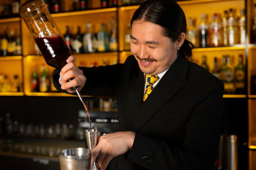 The Function of Decanters in Structured Wine and Spirits Service