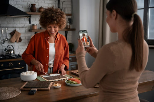 The Appeal of Shareable Table Settings on Social Platforms