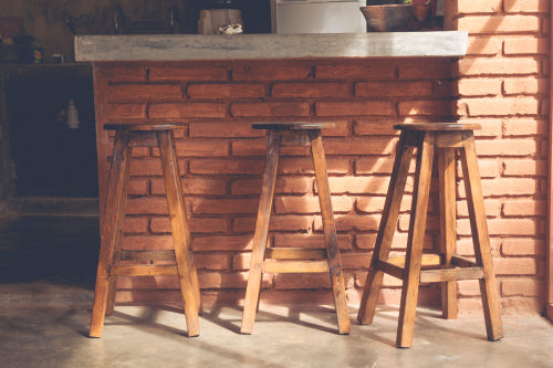 Updating Home Bars With Thoughtfully Chosen Pieces