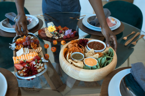 Adapting Table Settings to Evolving Entertaining Habits