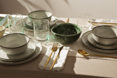 How to Build a Timeless Tableware Collection