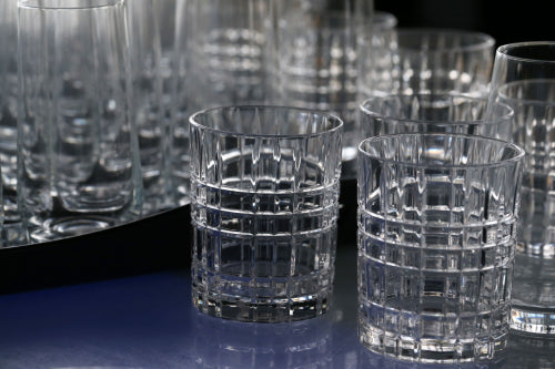 How to Choose Between Crystal and Glass Drinkware