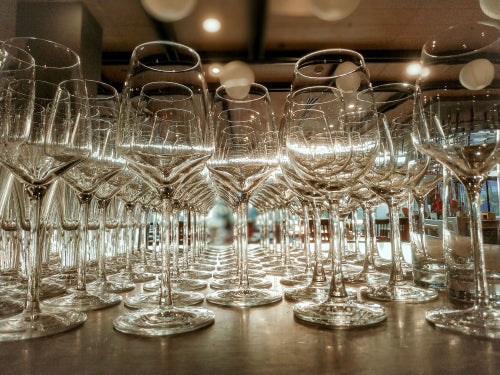 How to Compare Glassware for Entertaining Guests