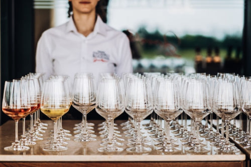 Why Customized Glassware Is Gaining Traction for Corporate Events