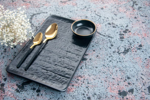 Matte Finishes and Textured Surfaces Dominate Serveware