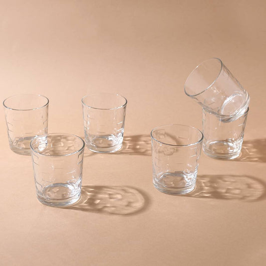 Kyvos Whiskey Glass Set against a contemporary backdrop, ready for serving.