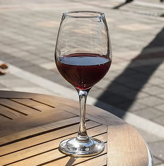 Crystal wine glass designed to enhance rich wine flavors