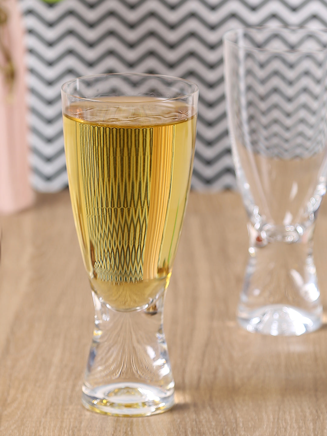 Elegant Beer Glassware - Elevate your drinking experience.