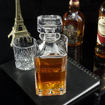 SmartServe Premium Whiskey Decanter 700ml – Lead-Free Decanter for Whisky, Scotch, Liquor, Vodka, Wine or Bourbon | Irish Cut, BPA-Free, Airtight Cap, Silicone Grip, Luxury Set of 1