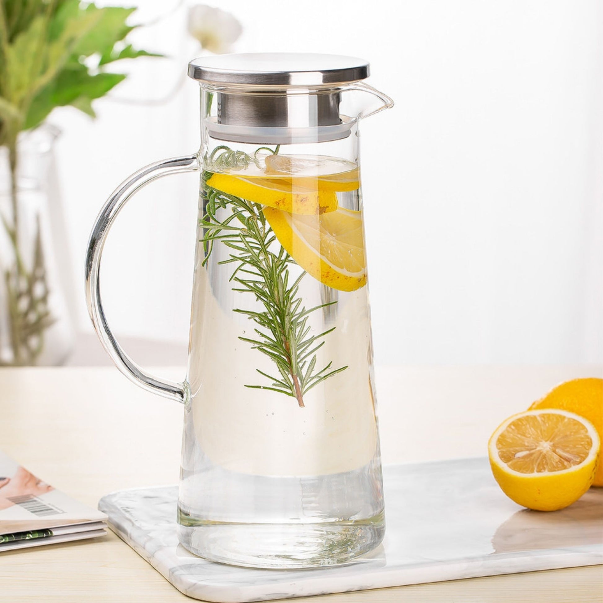 Borosilicate Jug with fresh lemonade.