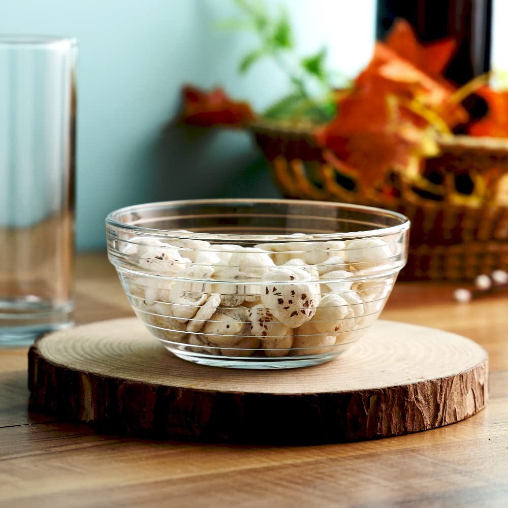 Kyklos glass bowl with lines, serving makhana.